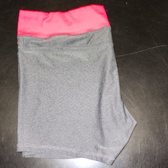 Champion Pink & Grey Workout Shorts Sz Xl - Picture 1 of 6